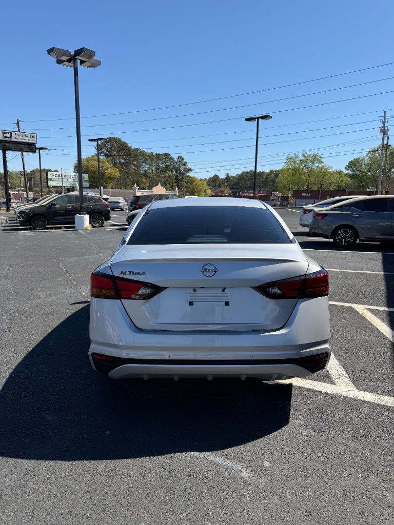 Used 2024 Nissan Altima 2.5 S FWD image 6