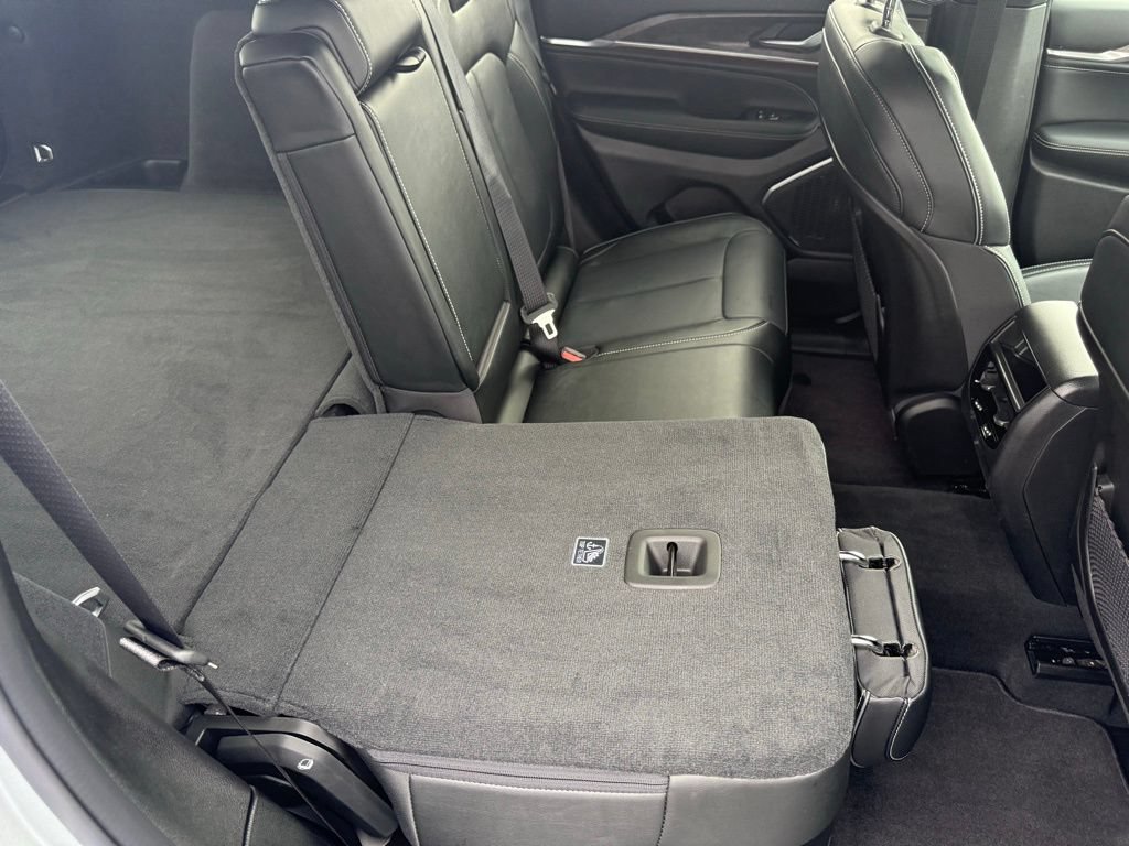 New 2025 Jeep Grand Cherokee Overland AWD/4WD image 47