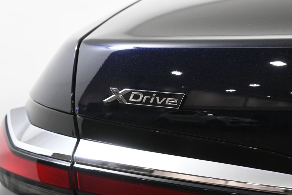 Certified 2024 BMW 760i xDrive AWD/4WD image 37