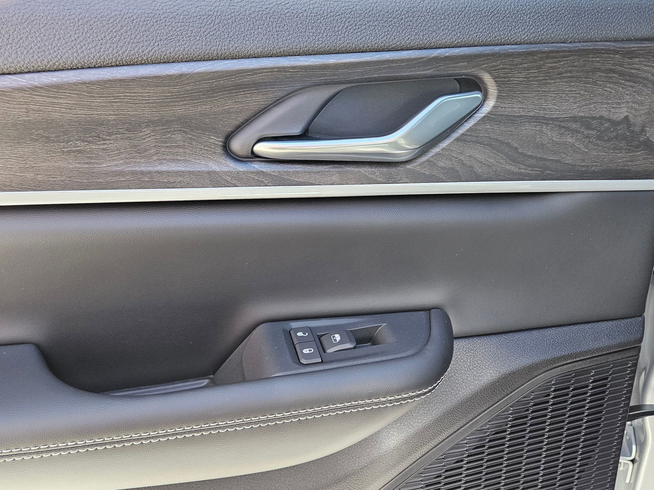 New 2026 Jeep Grand Cherokee Altitude image 22