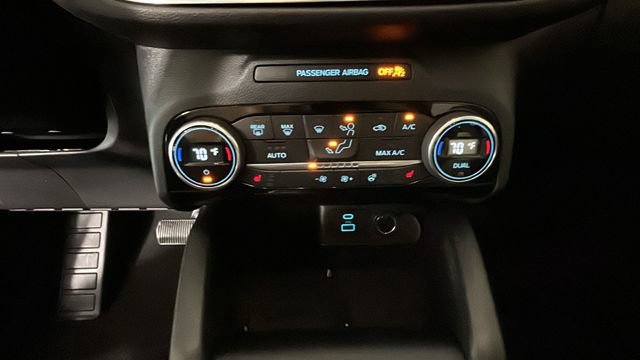 Used 2021 Ford Escape Titanium w/ Titanium Premium Package FWD image 22