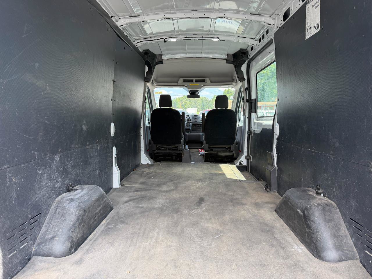 Used 2019 Ford Transit 250 148 Medium Roof RWD image 10