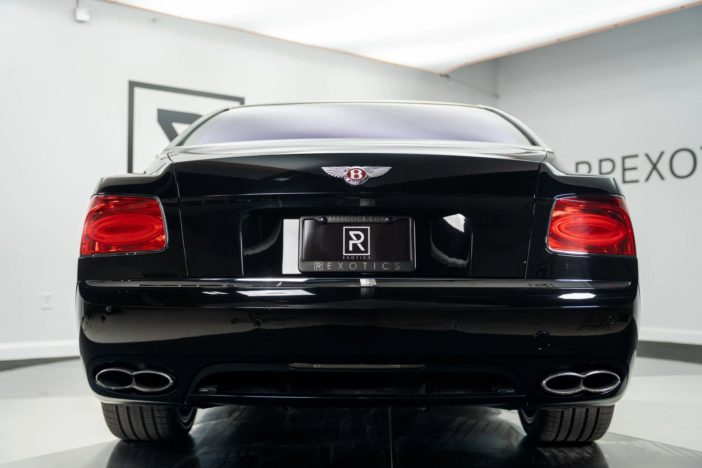 Used 2018 Bentley Flying Spur V8 image 19