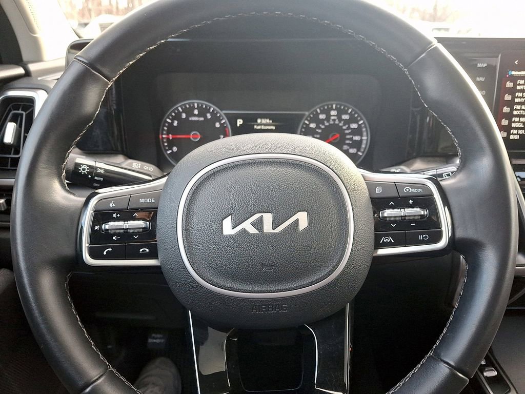 Certified 2022 Kia Sorento S w/ Panoramic Sunroof Package image 20