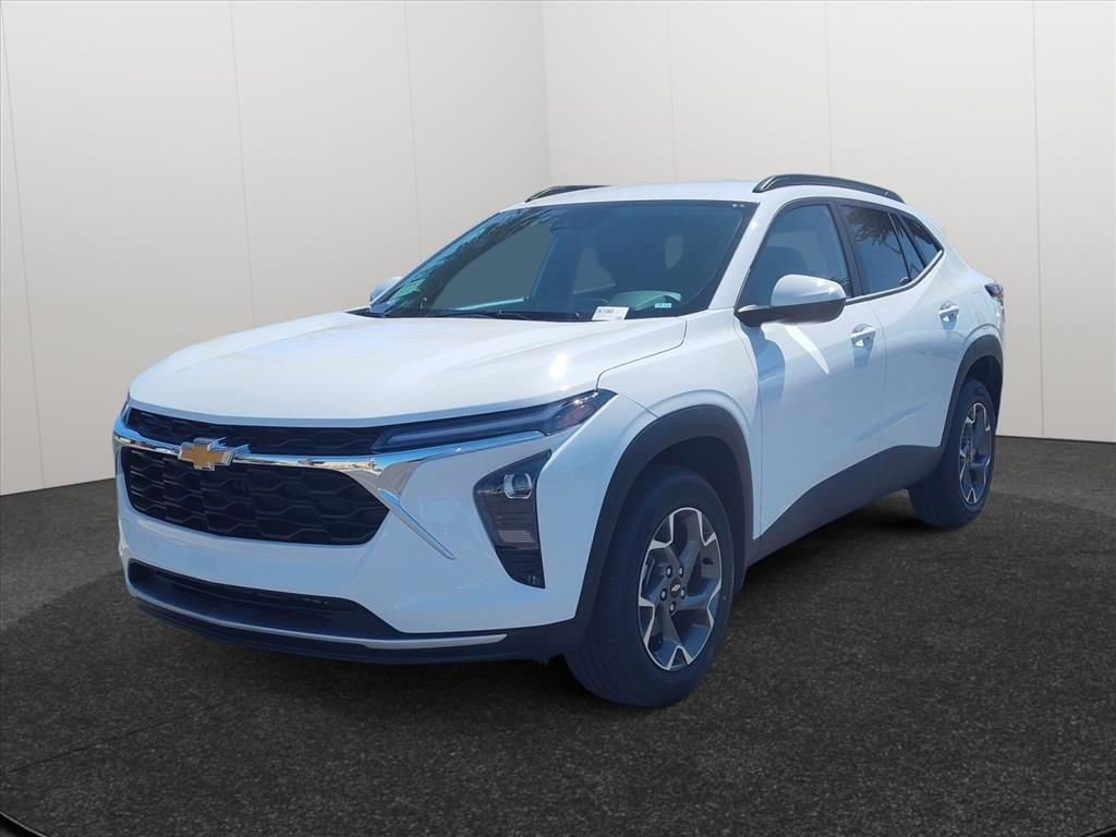 New 2026 Chevrolet Trax LT w/ Driver Confidence Package FWD image 3
