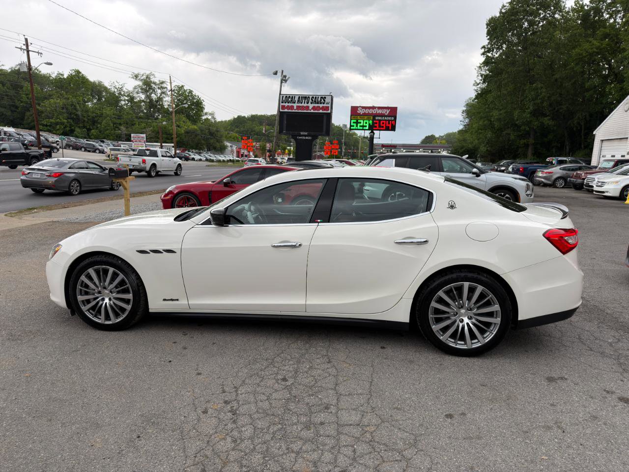 Used 2016 Maserati Ghibli RWD image 8