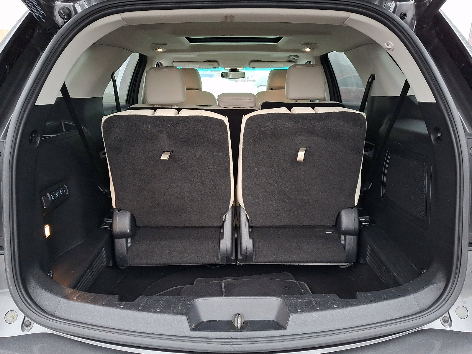 Used 2016 Ford Explorer Platinum image 35