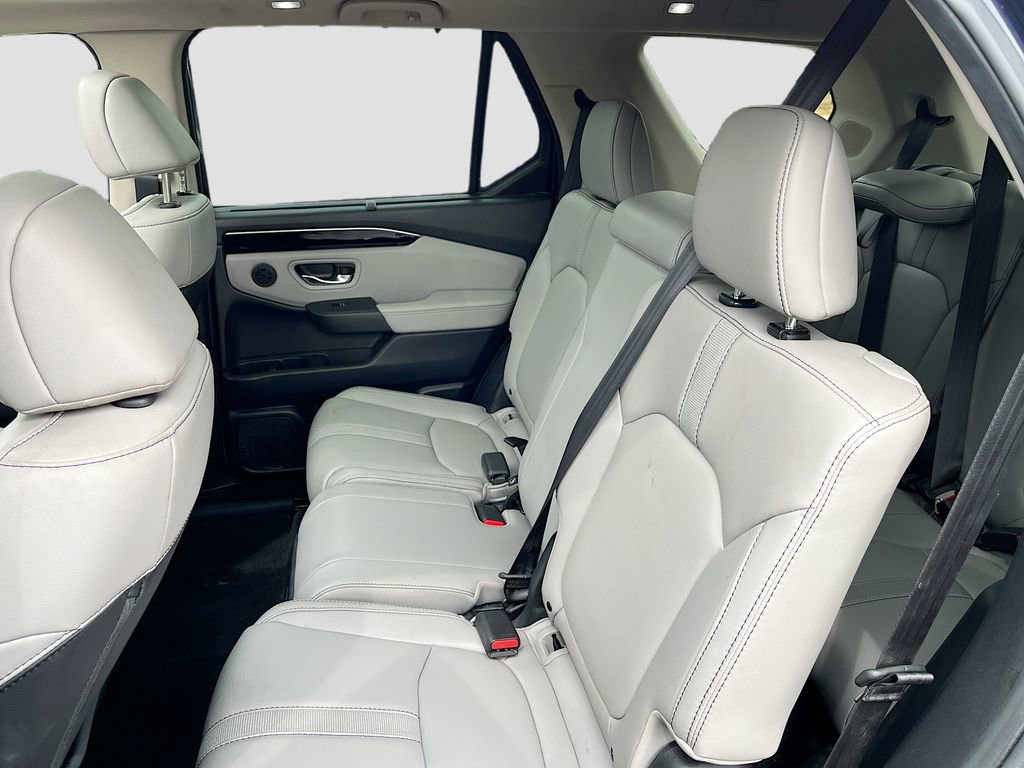 Used 2025 Honda Pilot Touring image 25
