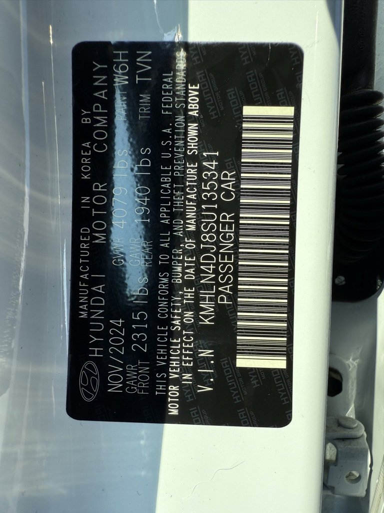 New 2025 Hyundai Elantra Limited image 37