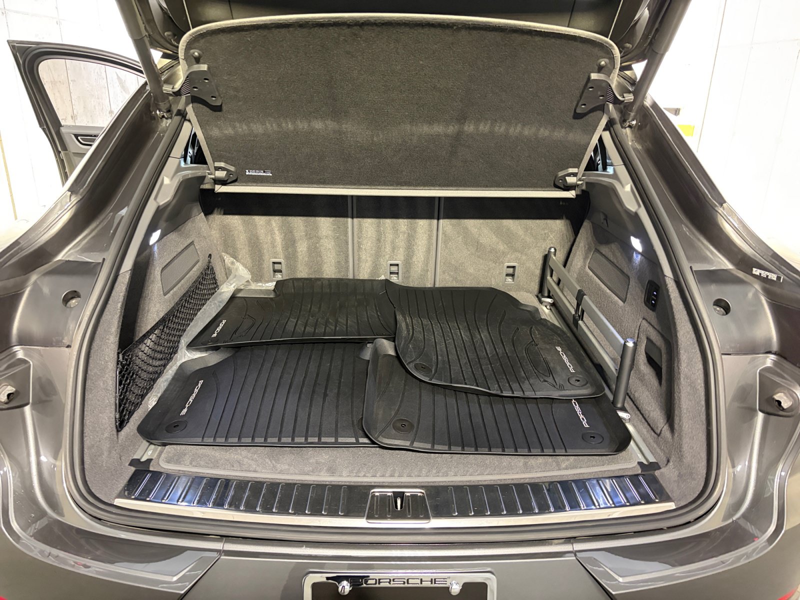 Certified 2023 Porsche Cayenne Turbo S AWD/4WD image 27