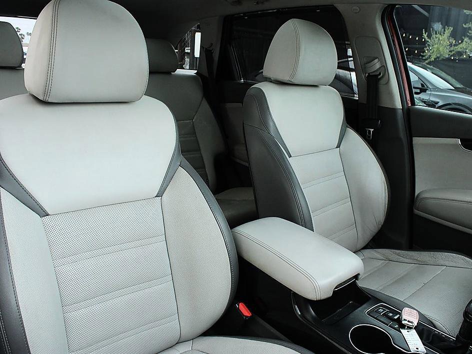 Used 2019 Kia Sorento SX image 27