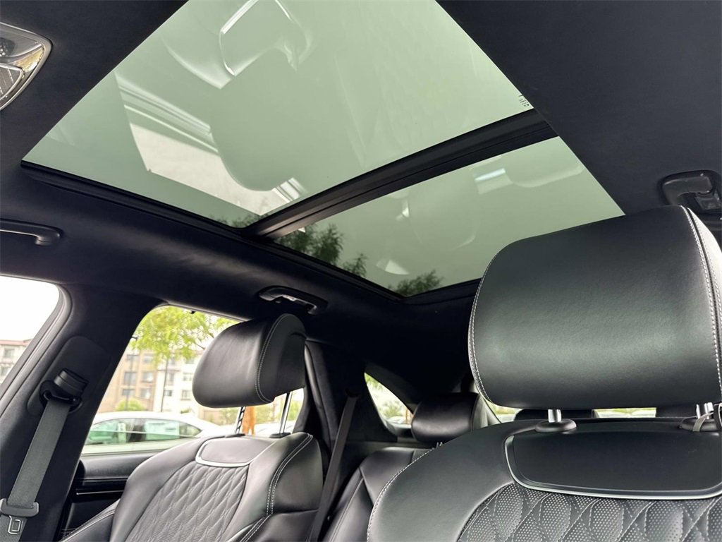 Used 2025 Genesis GV70 3.5T Sport w/ Sport Prestige Package image 26