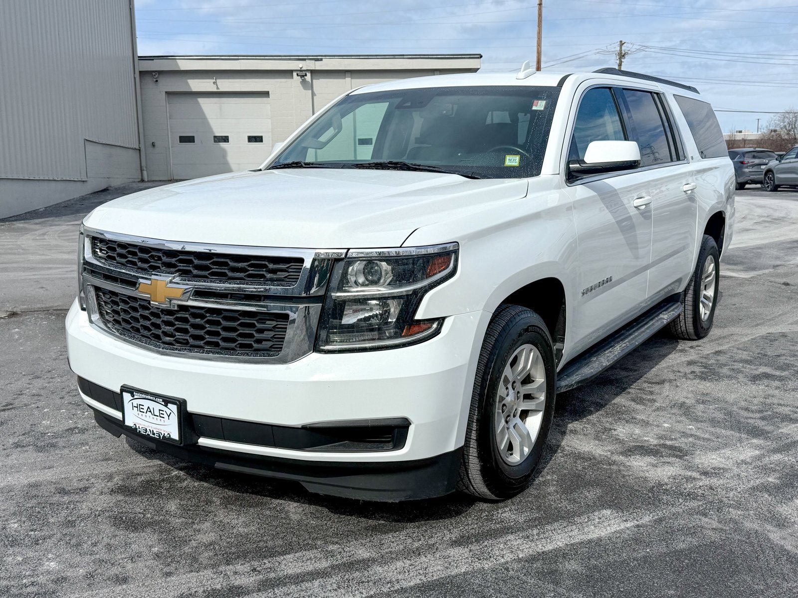 Used 2018 Chevrolet Suburban LT image 3