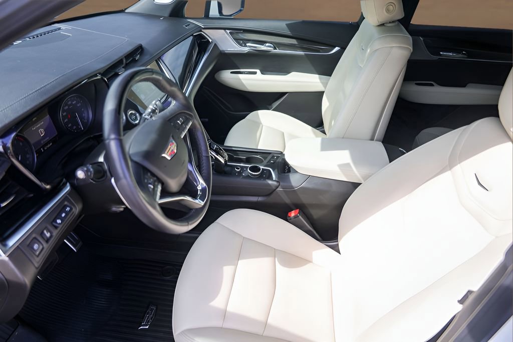 Certified 2023 Cadillac XT6 Sport w/ Technology Package AWD/4WD image 9
