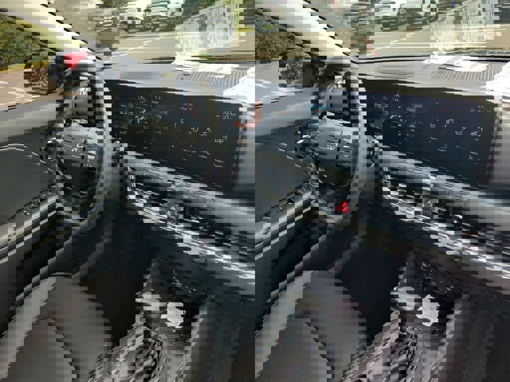 New 2026 Kia K4 EX image 8