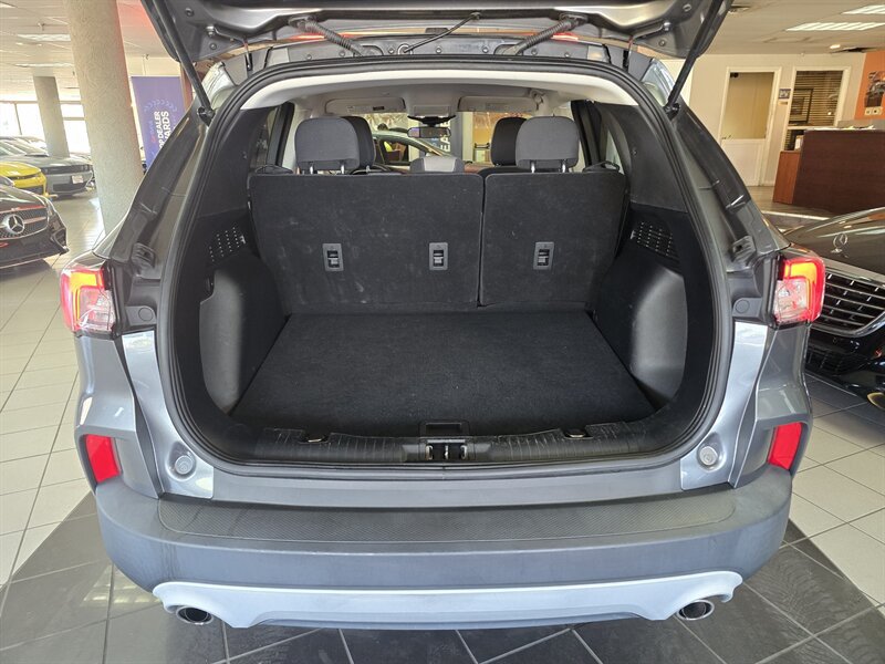 Used 2022 Ford Escape SE AWD/4WD image 30
