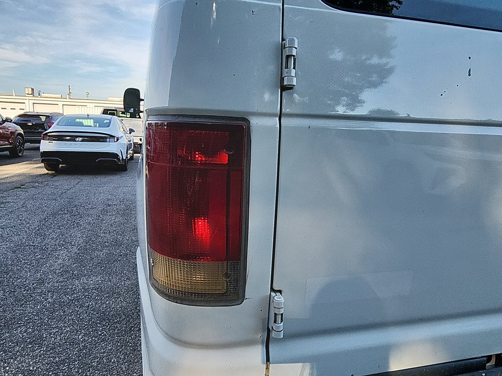 Used 2011 Ford E-250 and Econoline 250 RWD image 10