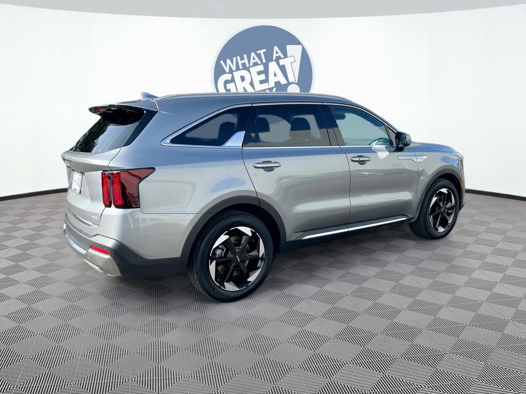 Certified 2025 Kia Sorento EX w/ EX Panoramic Sunroof Package image 6