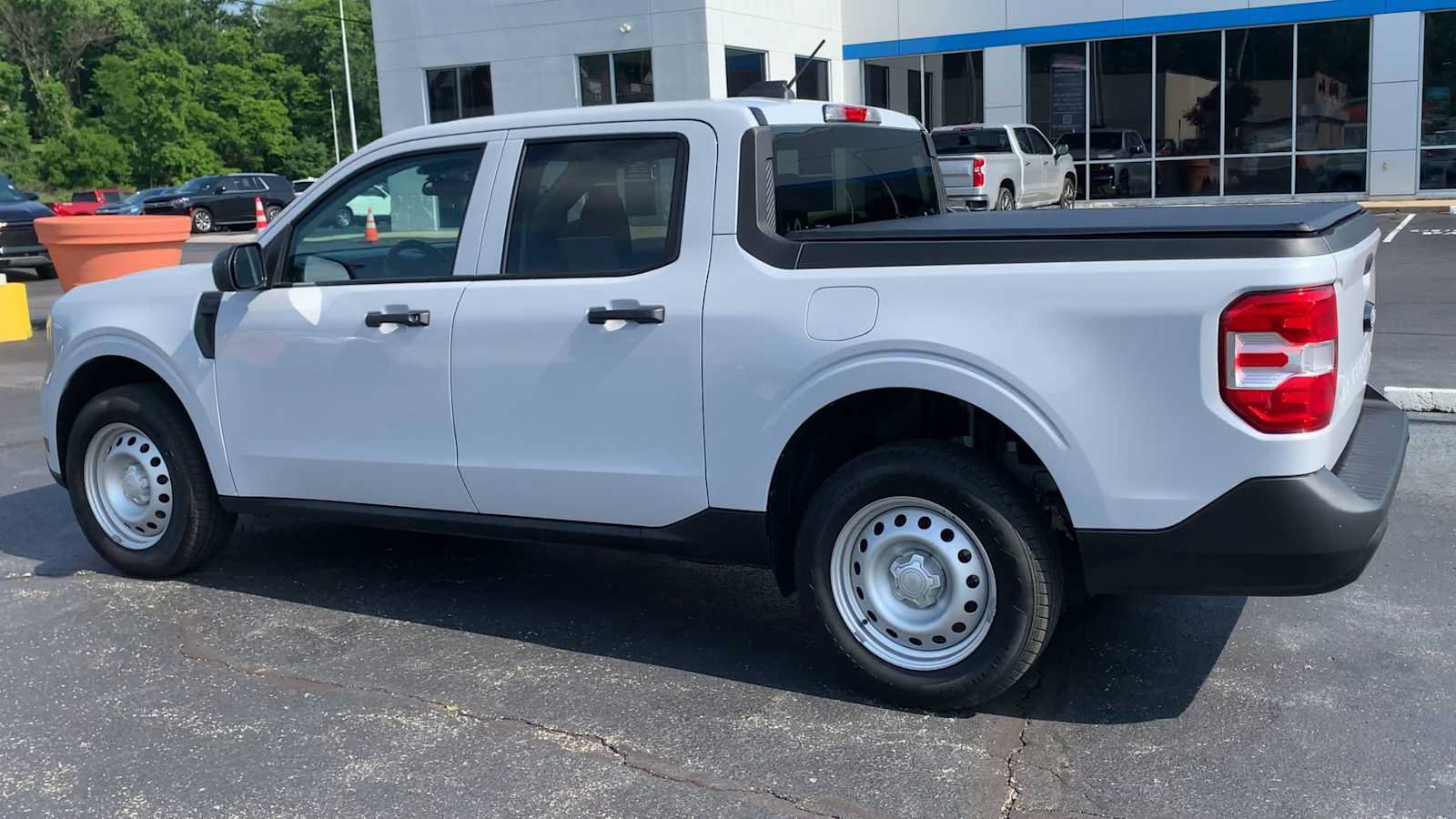Used 2025 Ford Maverick XL w/ Equipment Group 101A AWD/4WD image 6