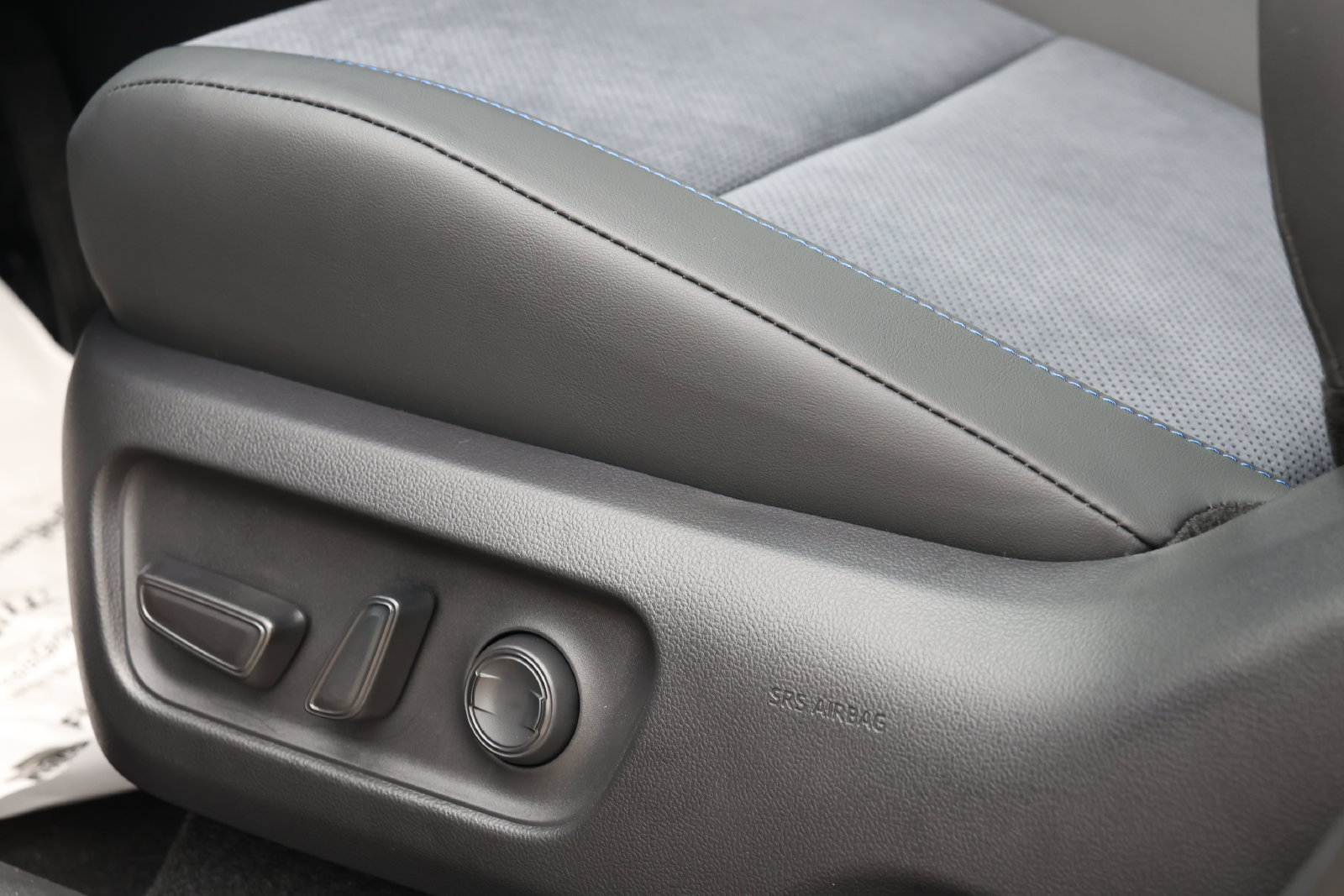 New 2026 Toyota RAV4 XSE AWD/4WD image 30