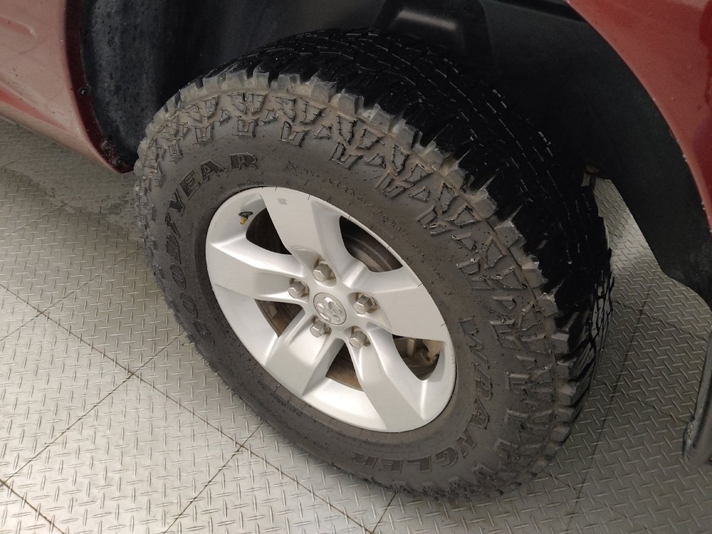 Used 2020 RAM 1500 Classic SLT RWD image 31