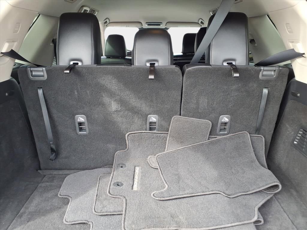 Used 2024 Nissan Pathfinder SL image 16