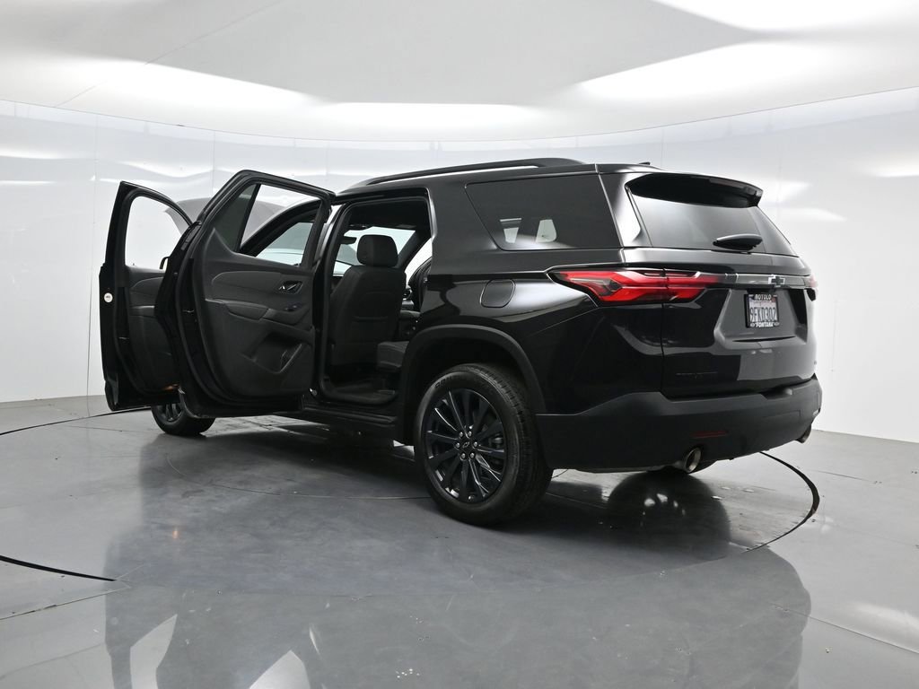Used 2023 Chevrolet Traverse RS image 50