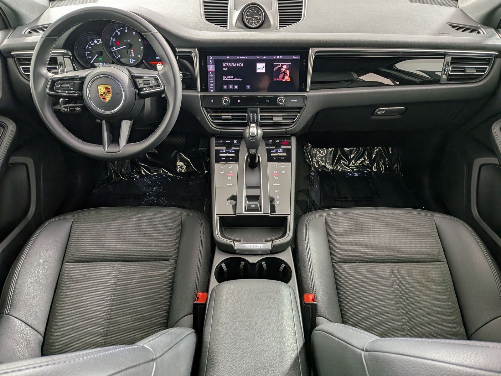 Certified 2023 Porsche Macan AWD/4WD image 21