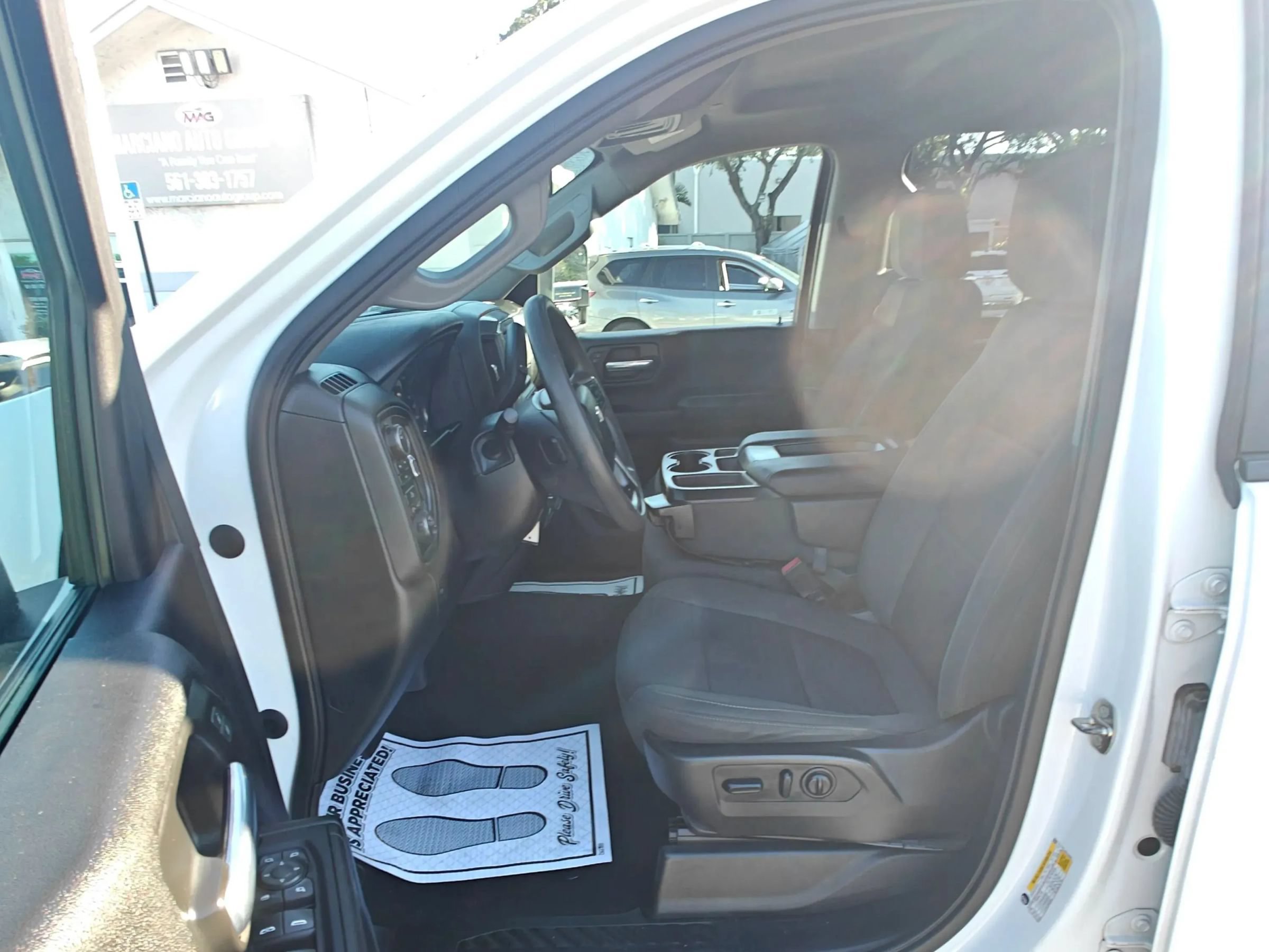 Used 2022 Chevrolet Silverado 2500 Custom w/ Custom Value Package AWD/4WD image 9