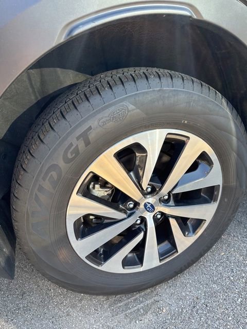 Certified 2025 Subaru Outback Premium AWD/4WD image 14