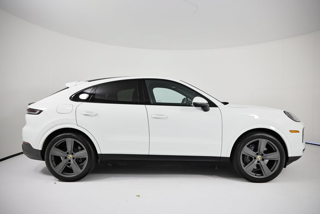 Used 2024 Porsche Cayenne Coupe AWD/4WD image 7