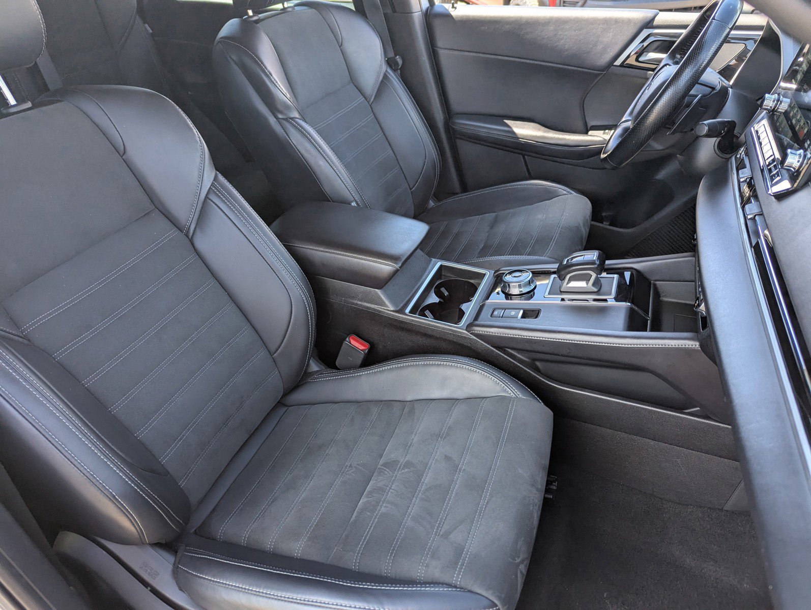 Used 2024 Mitsubishi Outlander SE AWD/4WD image 11