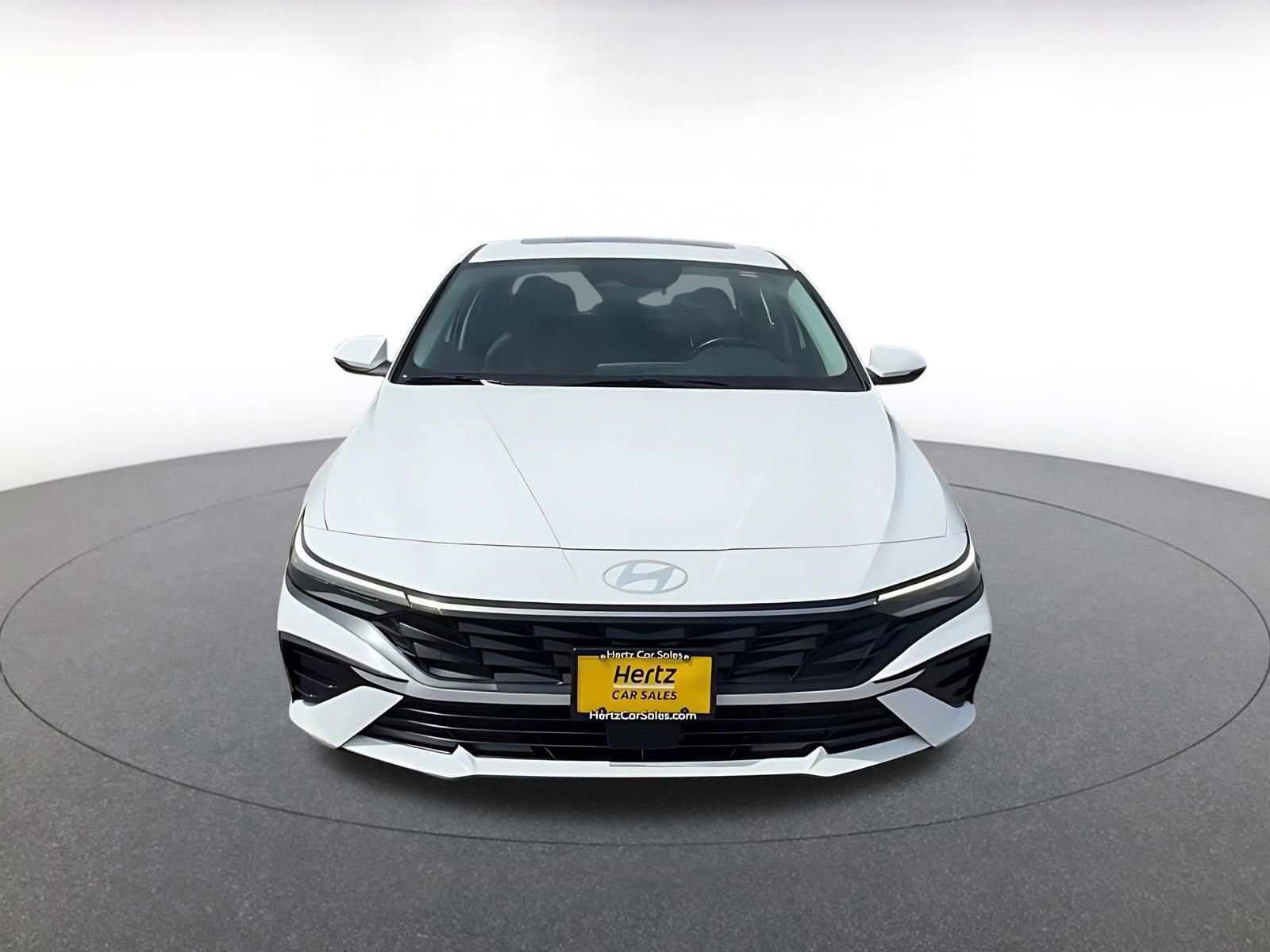 Used 2025 Hyundai Elantra Limited FWD image 4