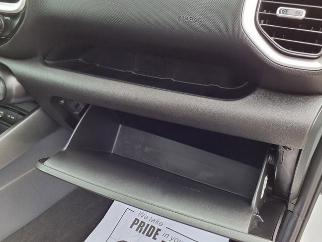 Used 2025 Hyundai Venue SEL image 74