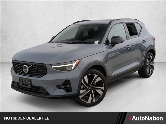 Used 2023 Volvo XC40 B5 Plus w/ Climate Package AWD/4WD image 1