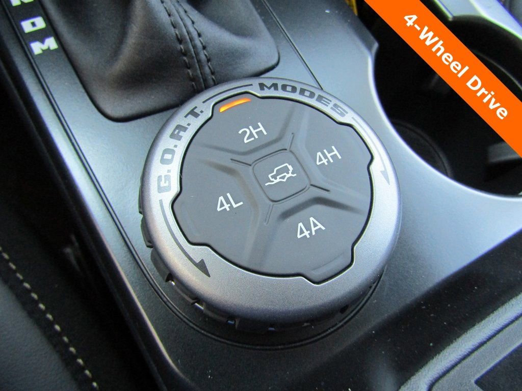 New 2025 Ford Bronco Badlands image 16