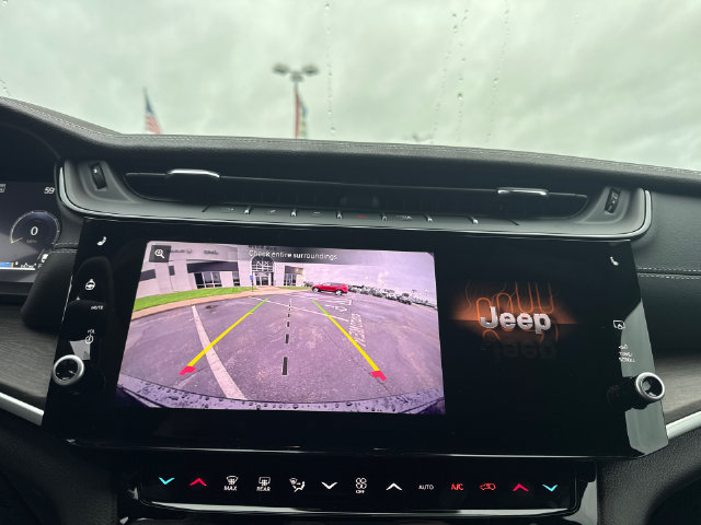 New 2027 Jeep Grand Cherokee Altitude AWD/4WD image 20