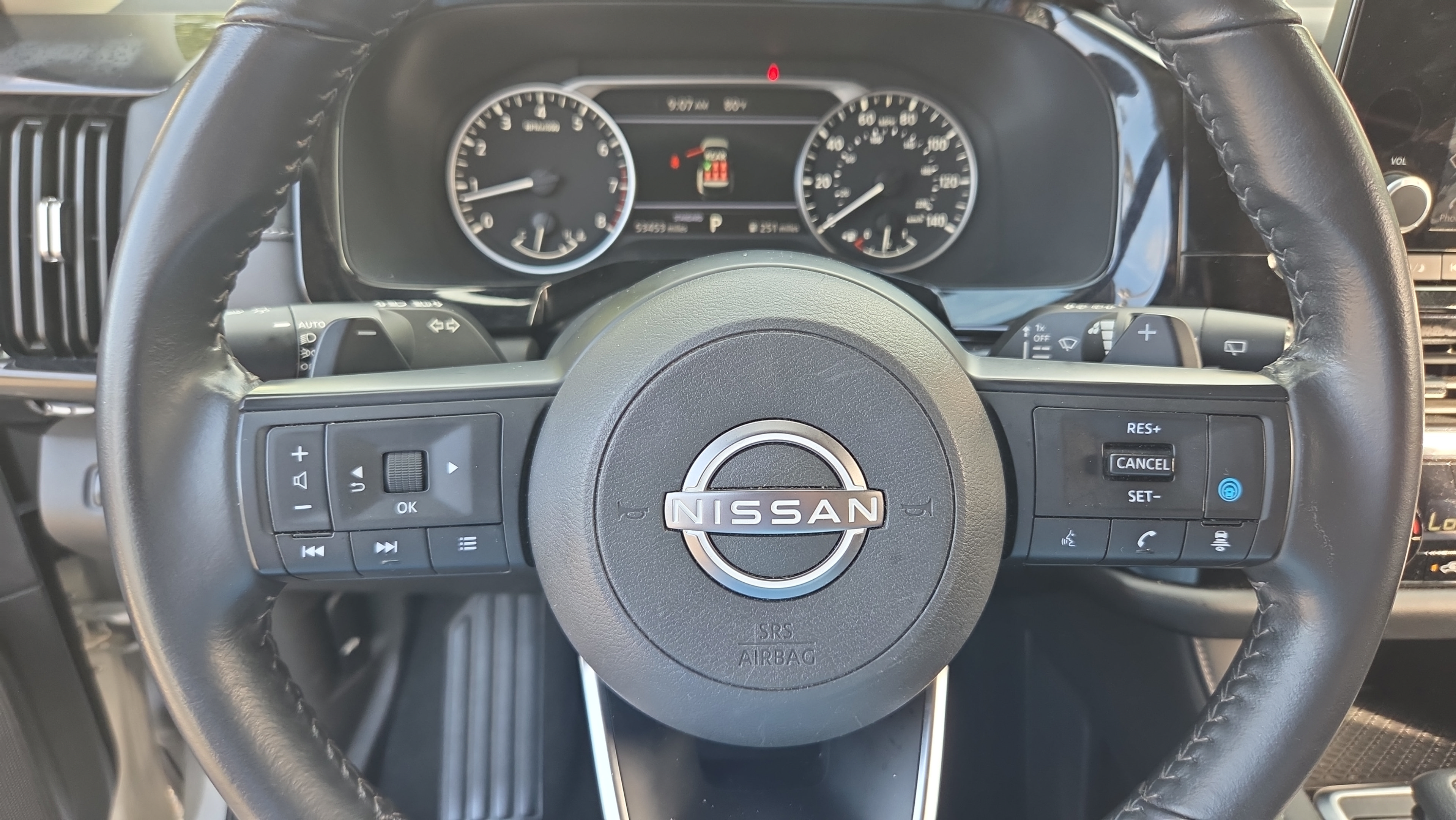 Used 2025 Nissan Pathfinder SV FWD image 23