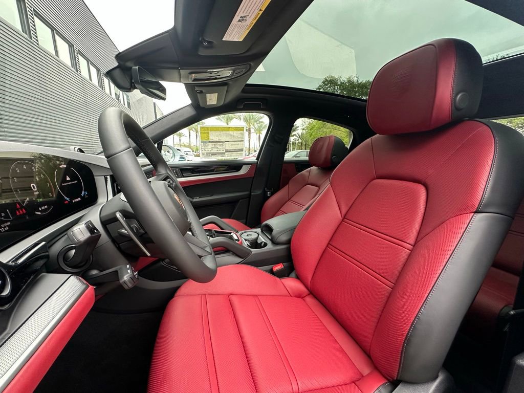 Used 2026 Porsche Cayenne E-Hybrid Coupe image 5