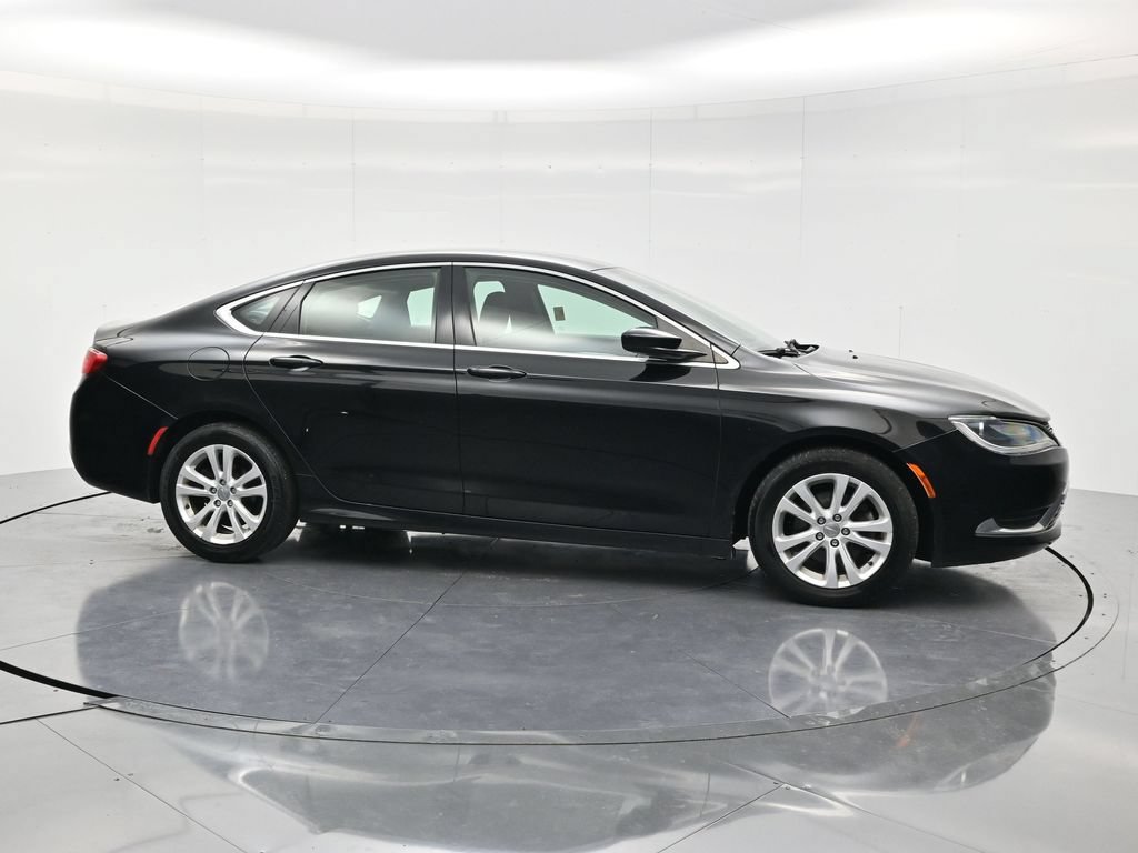 Used 2015 Chrysler 200 Limited FWD image 4
