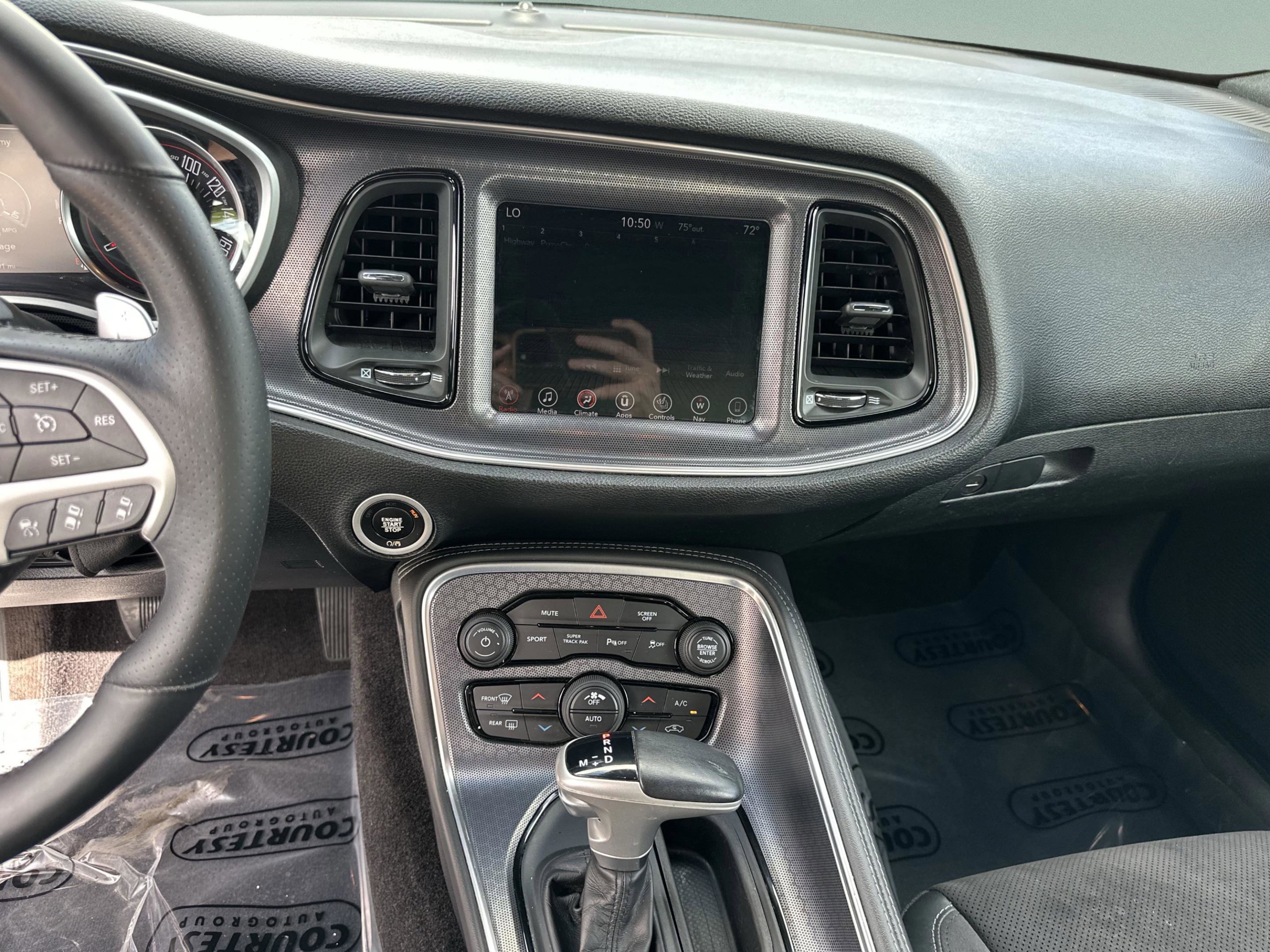 Used 2017 Dodge Challenger GT w/ Technology Group image 14