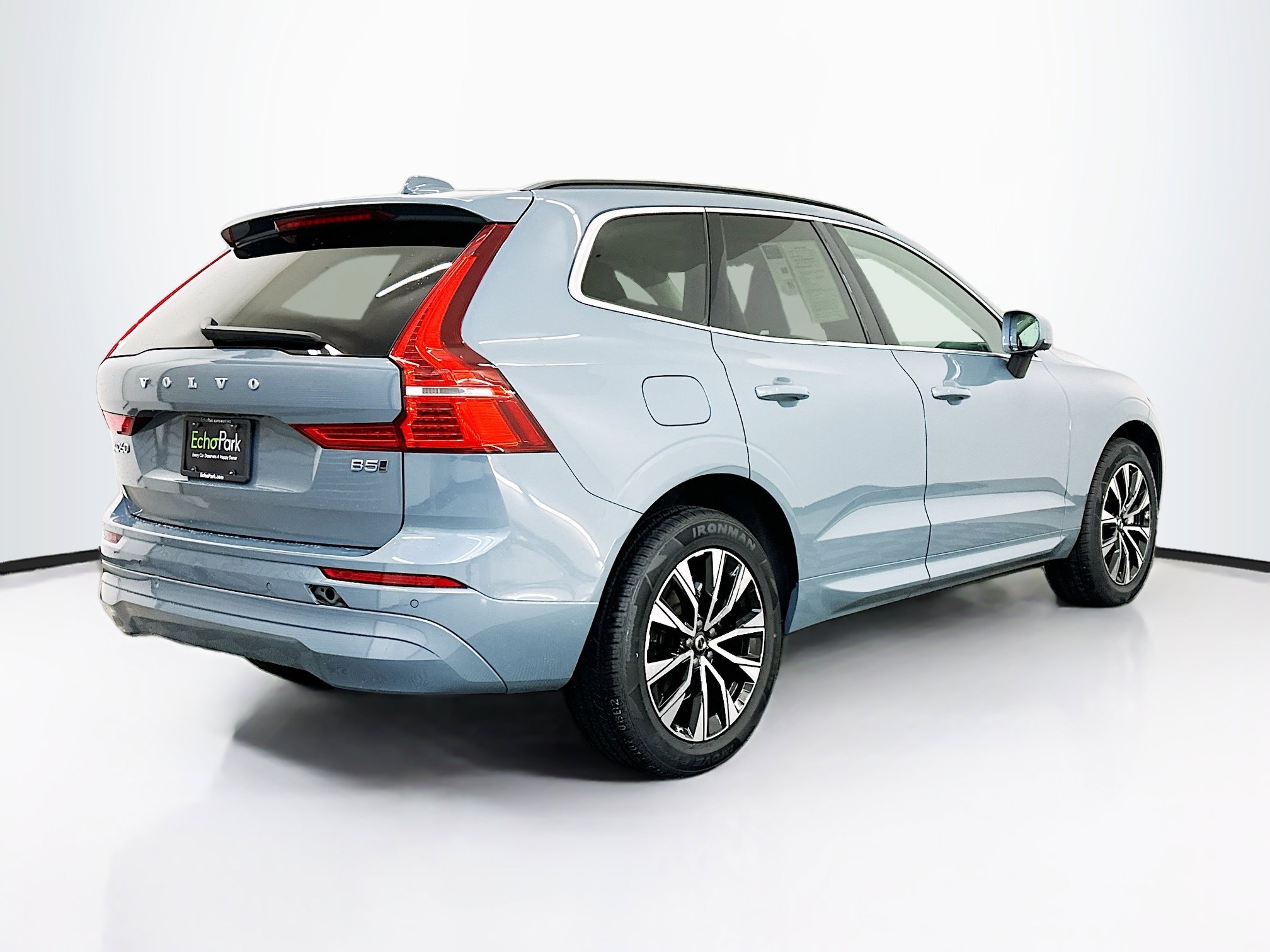 Used 2023 Volvo XC60 B5 Core w/ Climate Package image 9