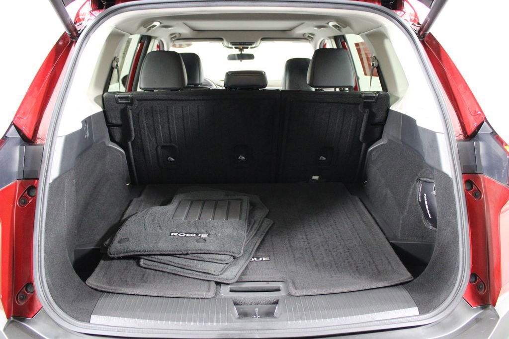 Certified 2021 Nissan Rogue SV w/ Premium Package image 17