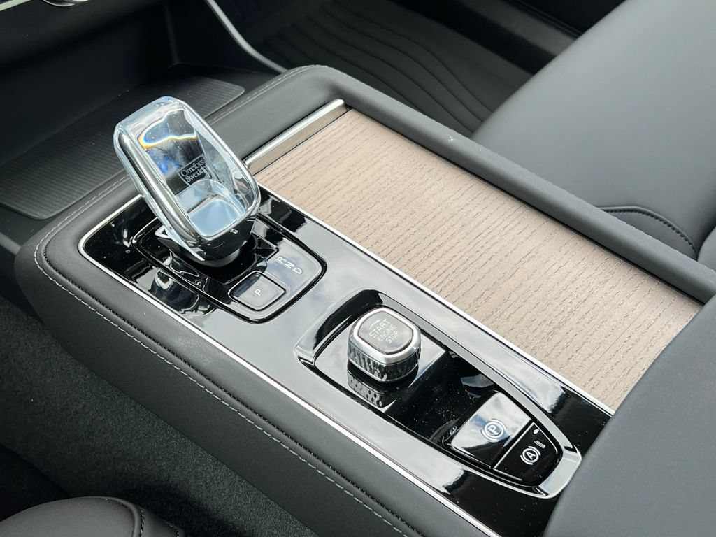 New 2026 Volvo XC90 T8 Plus w/ Protection Package Premier AWD/4WD image 30