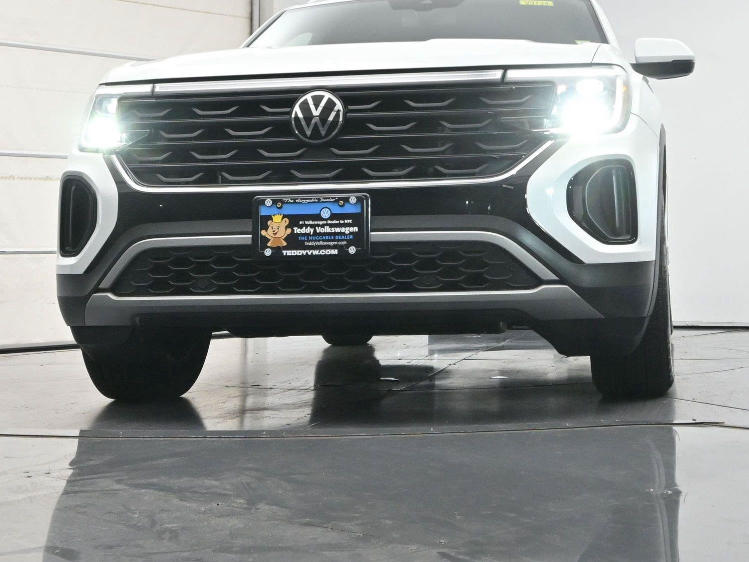 Used 2024 Volkswagen Atlas Cross Sport SE AWD/4WD image 33