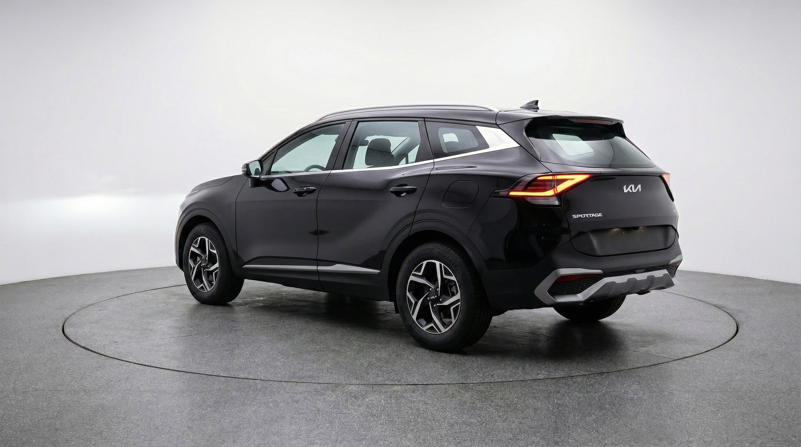 Used 2025 Kia Sportage LX FWD image 6