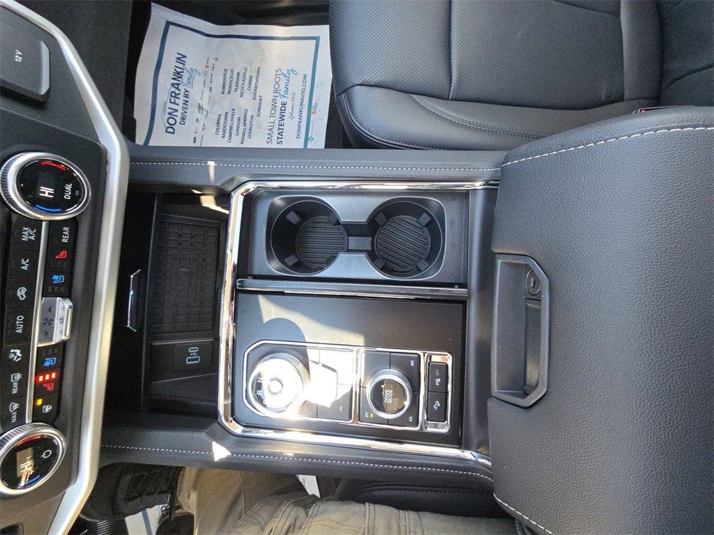 Used 2024 Ford Expedition Max XLT image 21