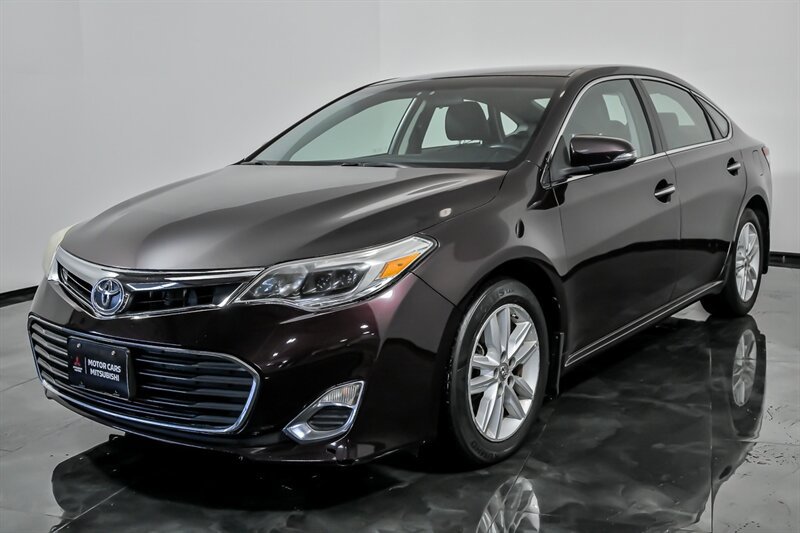 Used 2013 Toyota Avalon XLE image 5