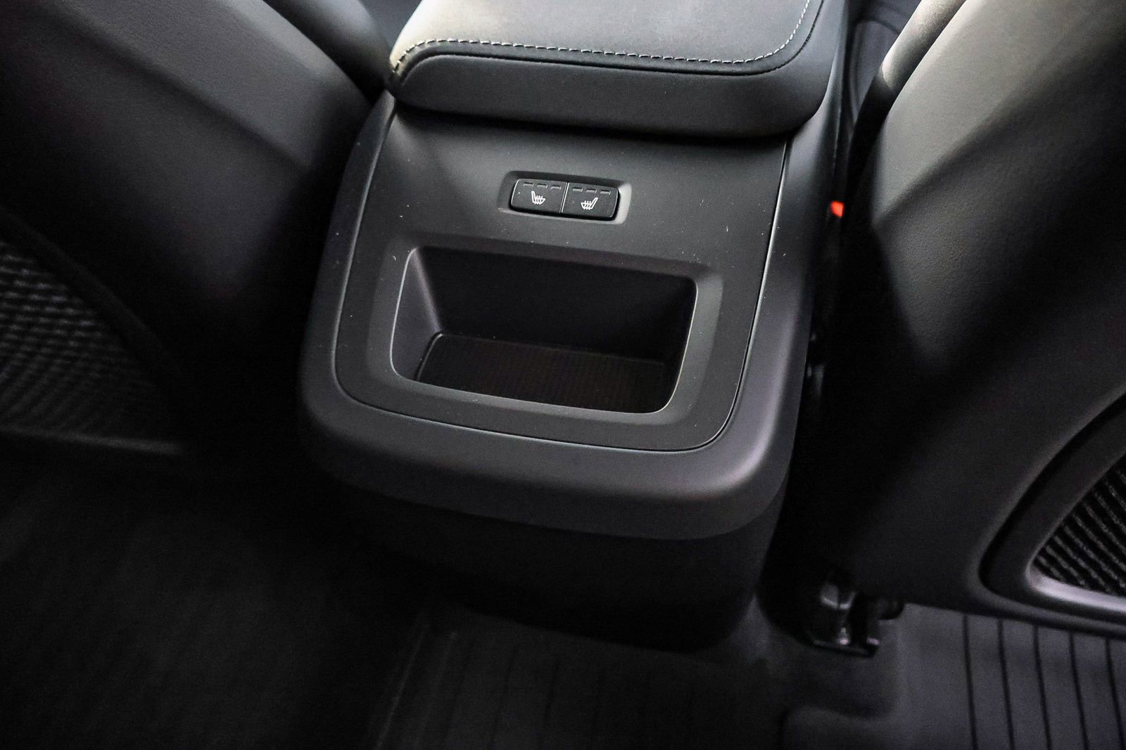 New 2026 Volvo XC60 B5 Plus w/ Climate Package image 19