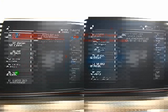 Used 2022 BMW 540i xDrive w/ M Sport Package image 31